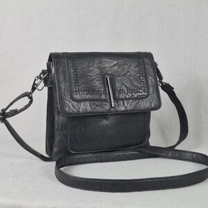 Women’s Black Leather Crossbody Shoulder Bag – Medium | NWOT